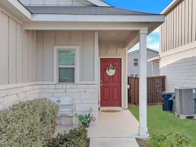 Property photo 2 at 433 Stone Water LN - 3 bed 2 bath home
