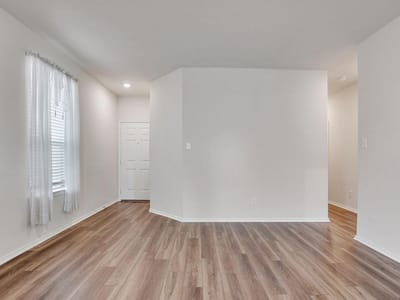 Property photo 4 at 433 Stone Water LN - 3 bed 2 bath home