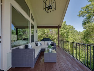 Living area at 433 Venture BLVD - 3 bed 2 bath home