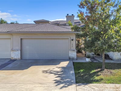 Living area at 434 Stagecoach TRL - 3 bed 2 bath home