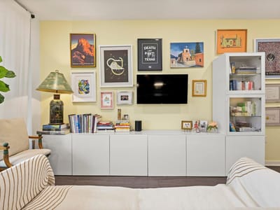 Living area at 4361 S Congress Ave Unit #427 - 1 bed 1 bath home