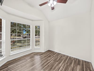Property photo 4 at 437 Hometown PKWY - 4 bed 2 bath home