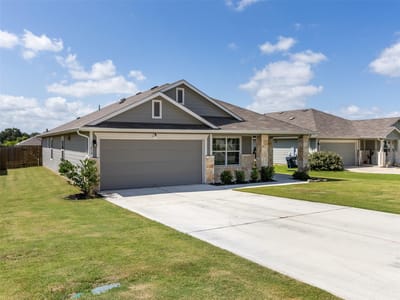 Living area at 439 Hunter Loop - 4 bed 2 bath home