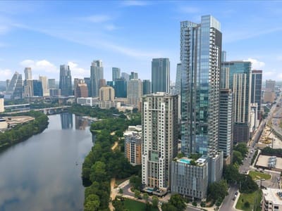 Living area at 44 East Ave Unit #3304 - 2 bed 2 bath home
