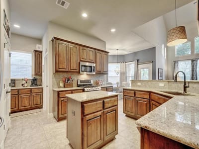 Photo 4 of 40 at 4414 Zacharys Run - 5 bed 4 bath home