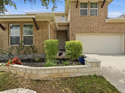 Living area at 4434 Hannover WAY - 4 bed 3 bath home