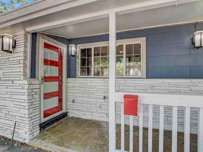 Property photo 2 at 4501 Oakmont BLVD - 4 bed 2 bath home