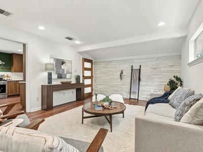 Property photo 3 at 4501 Oakmont BLVD - 4 bed 2 bath home