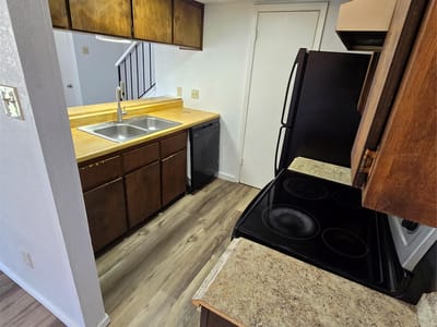 Photo 3 of 24 at 4502 Hunt CIR - 2 bed 4 bath home