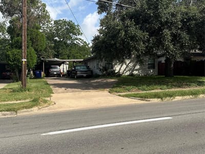 Property photo 2 at 4502 S 1st ST - 3 bed 1 bath home