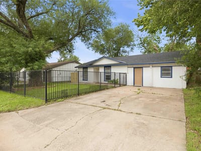 Primary bedroom at 4502 Turnstone Dr - 3 bed 2 bath home