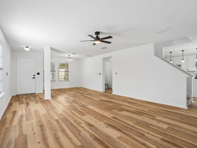 Property photo 4 at 4504 Lyra CIR - 3 bed 2 bath home