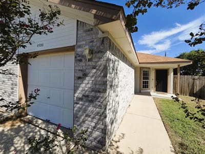 Photo 3 of 27 at 4506 Ronald DR - 2 bed 2 bath home