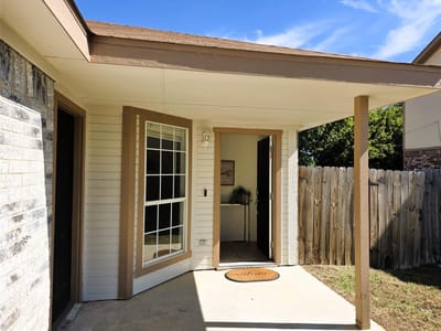 Photo 4 of 27 at 4506 Ronald DR - 2 bed 2 bath home