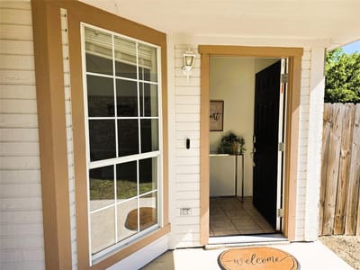 Photo 5 of 27 at 4506 Ronald DR - 2 bed 2 bath home