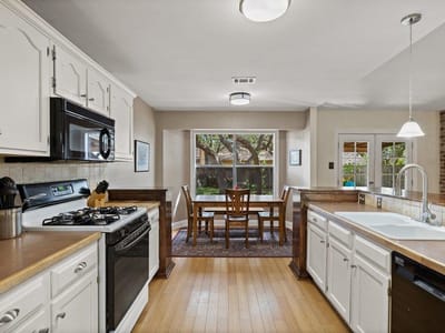 Property photo 4 at 4526 Langtry LN - 3 bed 2 bath home