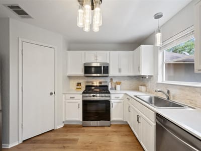 Property photo 3 at 4529 Best WAY - 3 bed 2 bath home