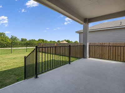 Property photo 2 at 453 Gaida LOOP - 4 bed 3 bath home