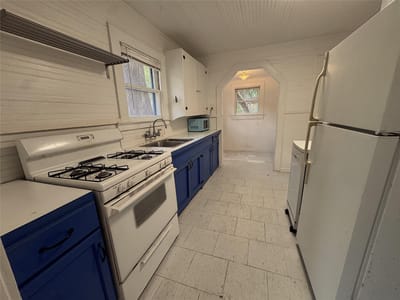 Property photo 5 at 4531 Speedway - 2 bed 1 bath home
