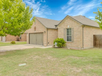 Kitchen at 460 Waterleaf BLVD - 3 bed 2 bath home