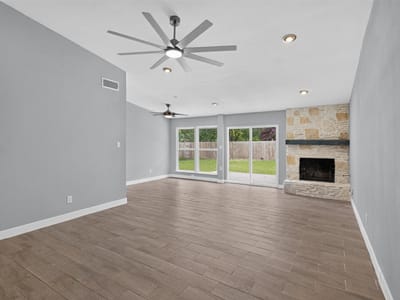 Property photo 3 at 4600 Cedargrove DR - 3 bed 2 bath home