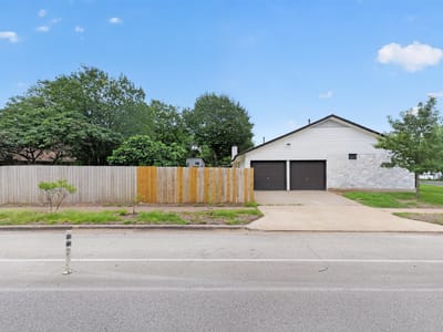 Property photo 5 at 4600 Cedargrove DR - 3 bed 2 bath home