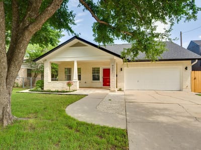 Living area at 4601 Eilers Ave - 3 bed 2 bath home