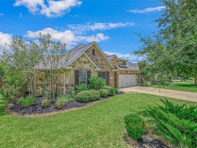 Living area at 4601 Tonbridge DR - 4 bed 3 bath home