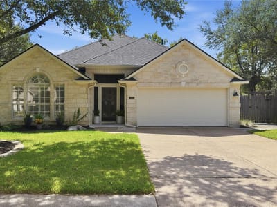 Photo 2 of 33 at 4605 Eagle Feather DR - 4 bed 2 bath home
