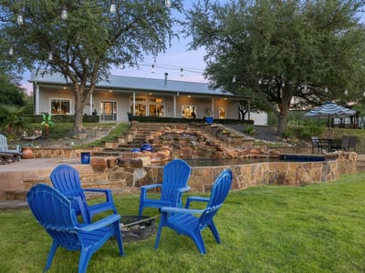 Property photo 3 at 4607 R O Dr - 7 bed 5 bath home