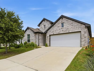 Living area at 461 Coyote Creek WAY - 4 bed 2 bath home