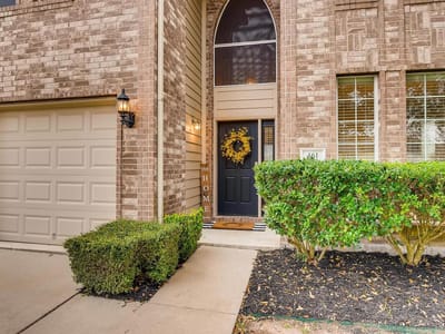 Living area at 461 Sweet Gum DR - 5 bed 2 bath home