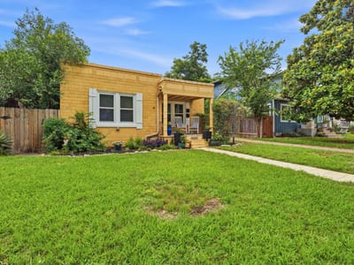 Living area at 4611 Rosedale Ave - Rosedale, Austin, TX