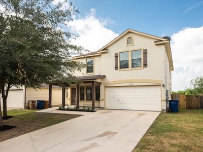 Property photo 4 at 4618 Lyra CIR - 4 bed 2 bath home