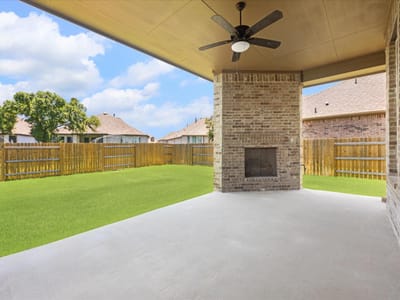 Living area at 4627 Arques Ave - 5 bed 3 bath home