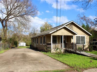 Photo 2 of 19 at 4704 Gonzales St - 3 bed 1 bath home