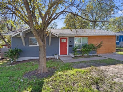 Photo 2 of 24 at 4707 Little Hill Cir - 3 bed 2 bath home
