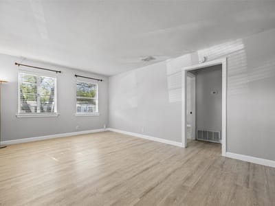 Primary bedroom at 4709 Leslie Ave - 3 bed 1 bath home