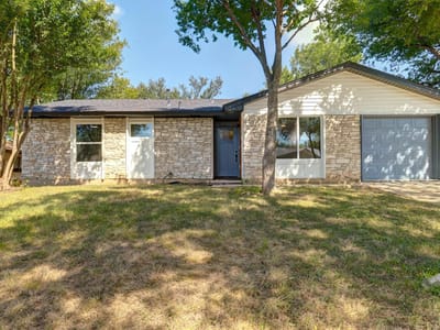 Living area at 4710 Russet Hill DR - 3 bed 2 bath home