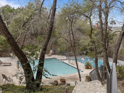 Living area at 4711 Spicewood Springs Rd Unit #168 - 2 bed 2 bath home