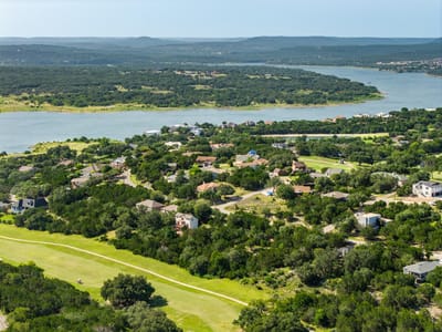 Living area at 4714 Country Club DR - Lago Vista Country Club Estates Sec 01, Lago Vista, TX