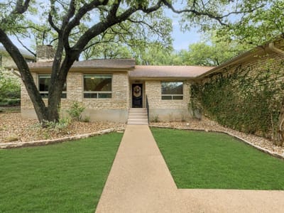 Photo 4 of 39 at 4724 Palisade DR - 3 bed 3 bath home