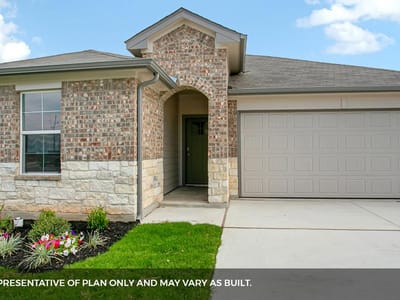 Living area at 475 Mustang Lake CIR - 3 bed 2 bath home