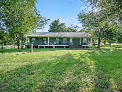 Primary bedroom at 4771 County Road 473 - 2 bed 2 bath home
