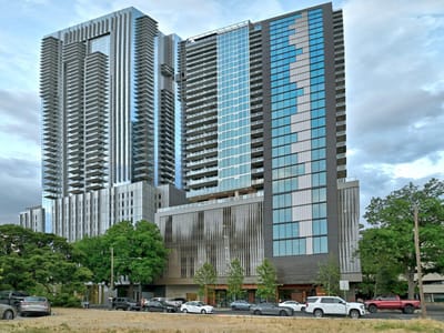 Living area at 48 East Ave Unit #1310 - 2 bed 2 bath home