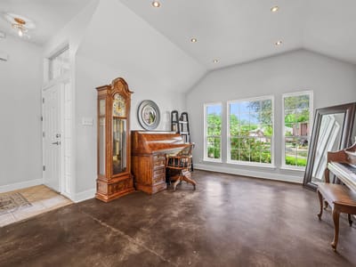 Living area at 4801 Counts Cv - 3 bed 2 bath home