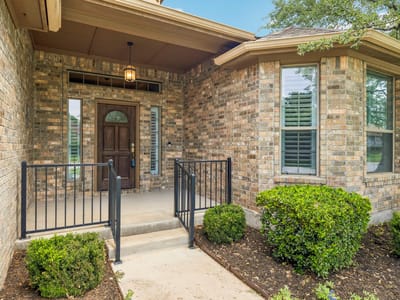 Living area at 4802 Hidden Springs TRL - 3 bed 3 bath home