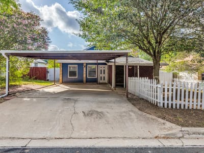 Property photo 2 at 4805 Crest Oak RD - 3 bed 2 bath home