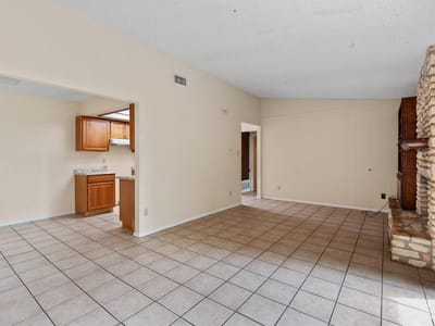 Property photo 4 at 4809 Bayside Dr - 3 bed 2 bath home
