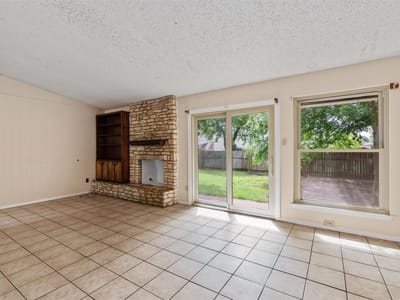 Property photo 5 at 4809 Bayside Dr - 3 bed 2 bath home